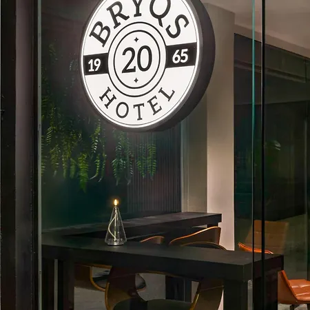 Bryqs Hotel